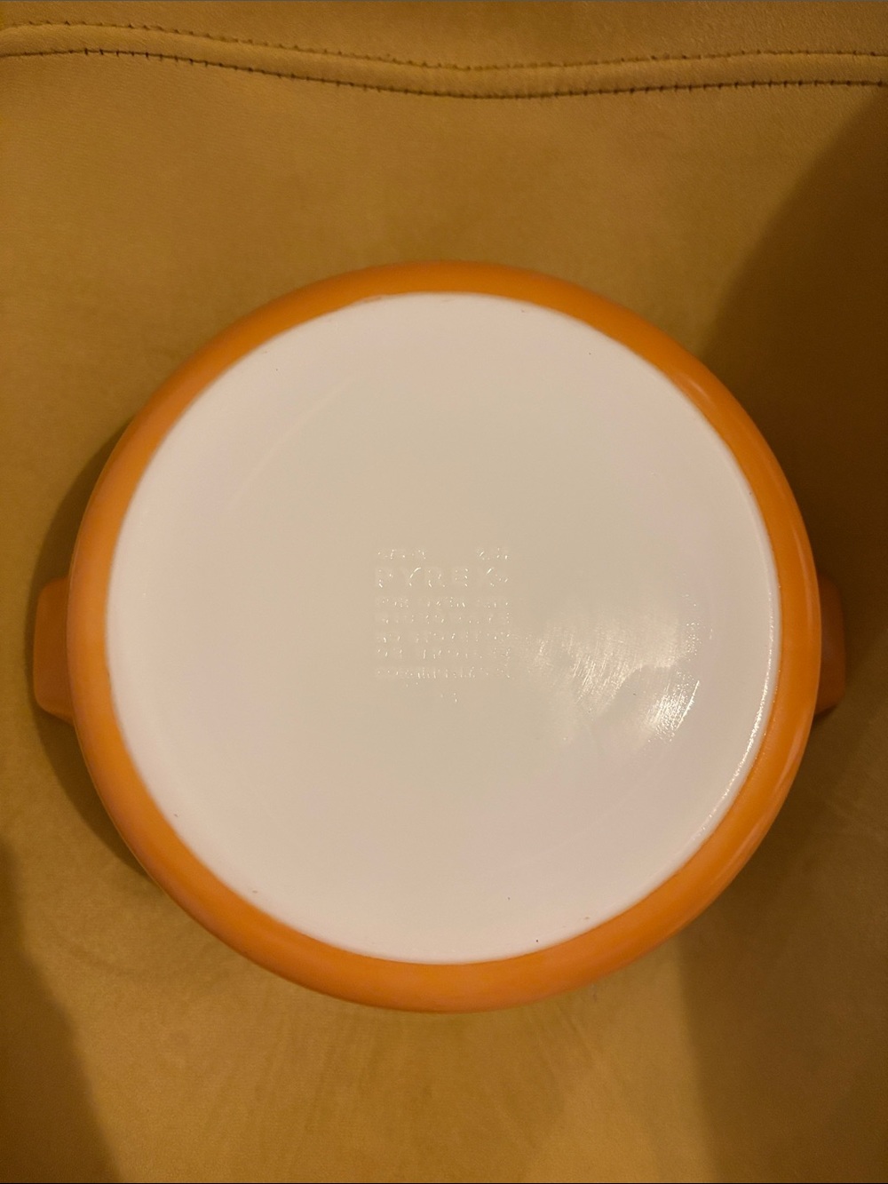 Vintage PYREX Butterfly Gold Round Casserole Dish with Lid #475 (2L) - Picture 7 of 12